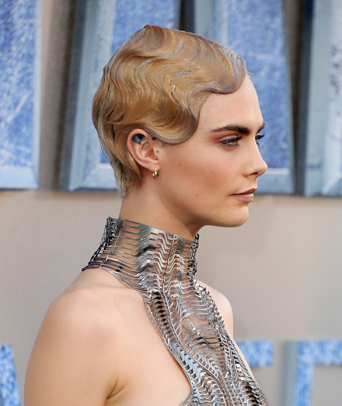 Finger waves
Finger waves
