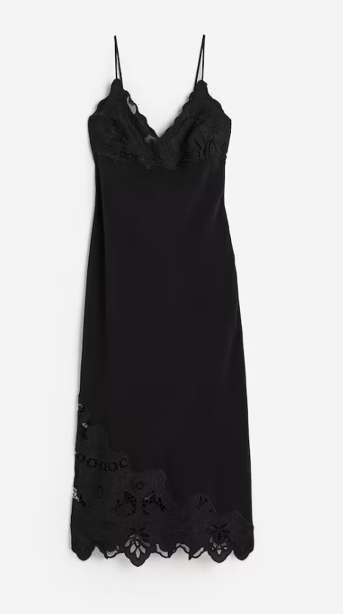 Šaty na ramínka s vázacím detailem, H&M, 719 Kč
