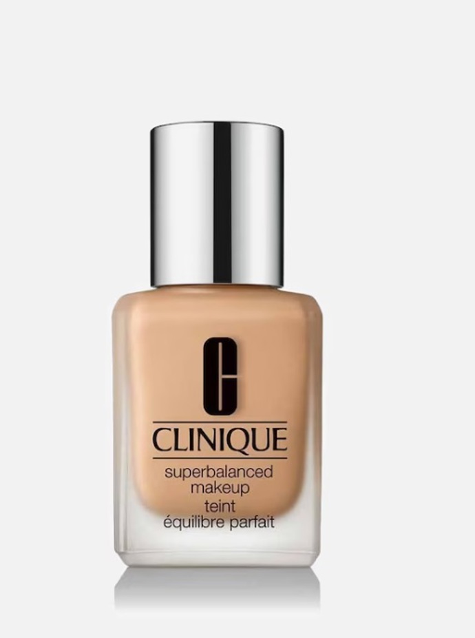 Clinique vyvážený make-up, Douglas, 999 Kč
