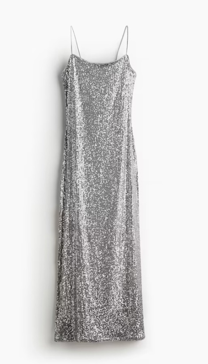 Šaty na ramínka s vázacím detailem, H&M, 379 Kč
