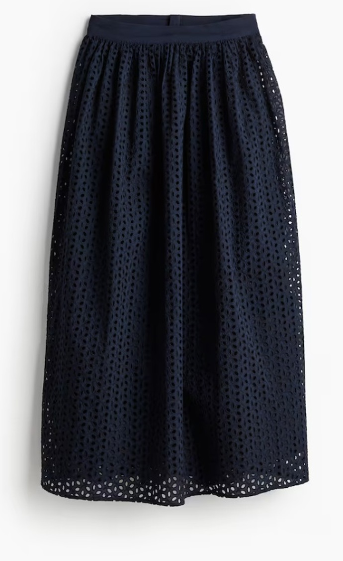 Maxi sukně s madeirou, H&M, 1 199 Kč
