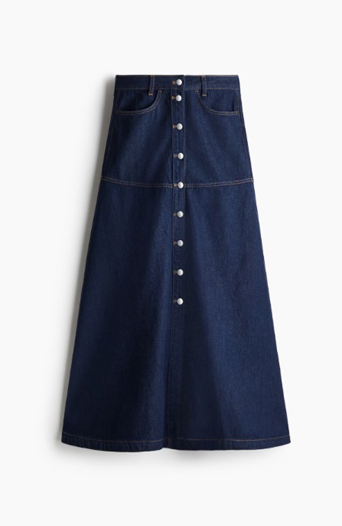 Áčková denimová sukně, H&M, 839 Kč
