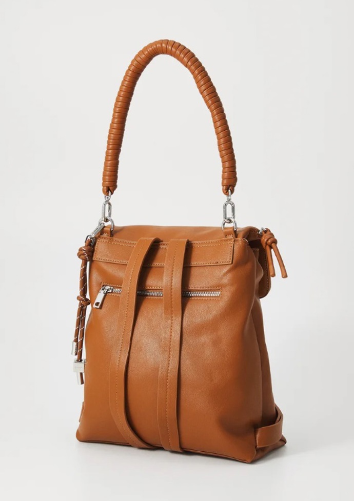 Batoh a kabelka 2v1, Desigual, 1 800 Kč
