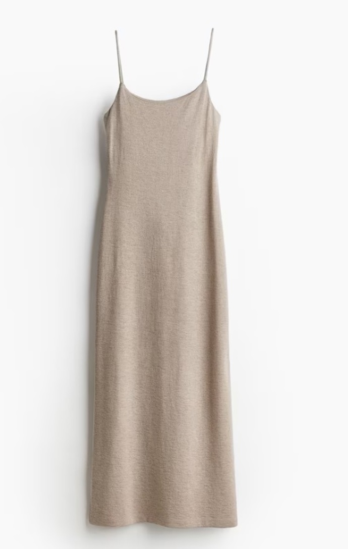 Šaty na ramínka na volný čas, H&M, 599 Kč
