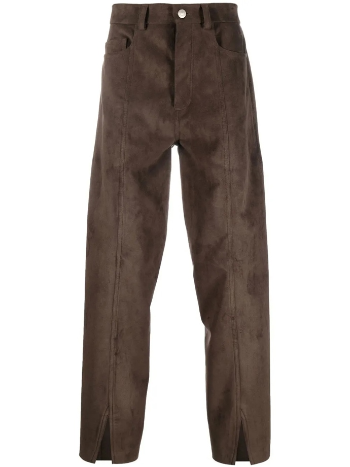 Kalhoty z umělého semiše faux-suede straight-leg trousers, Nanushka, 932 eur (po slevě)
Kalhoty z umělého semiše faux-suede straight-leg trousers, Nanushka, 932 eur (po slevě)