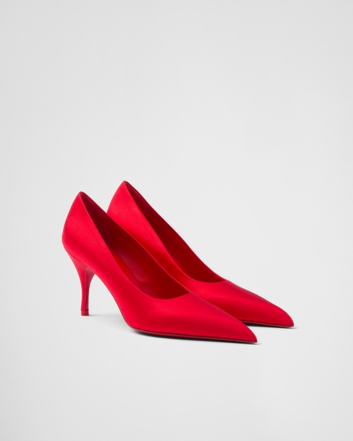Lodičky Satin pumps, Prada, 24800 Kč
Lodičky Satin pumps, Prada, 24800 Kč
