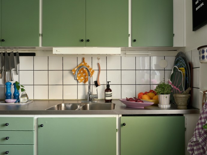Objevte byt, kde se prolíná historie s moderním designem. Okouzlí svým klidem, promyšleným uspořádáním a důrazem na každý detail. Jedinečnou atmosféru pomáhají dotvořit odvážné kombinace barev a dekorací.
