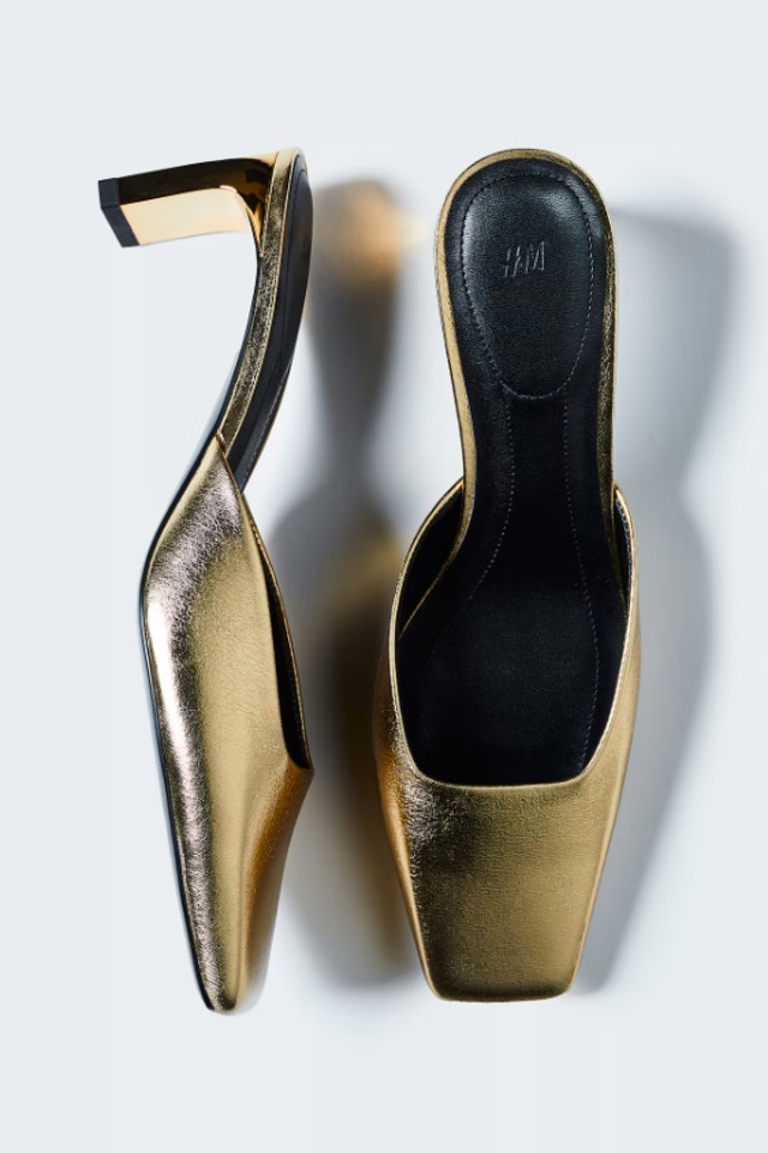 Pantoflíčky s hranatou špičkou, H&M, 169 Kč
