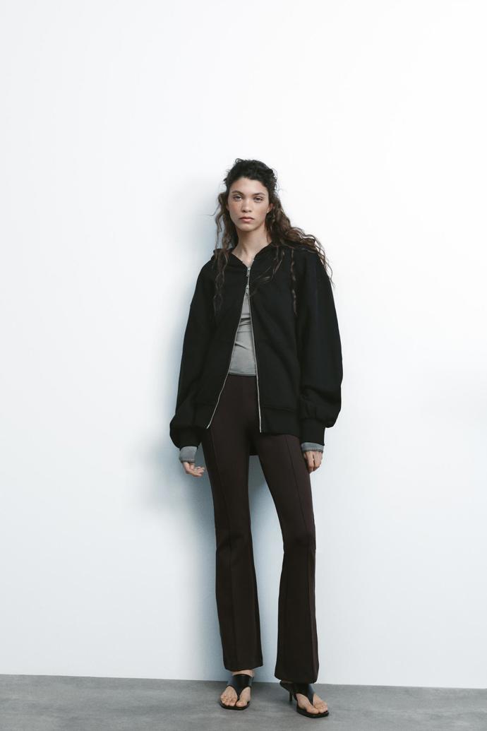 Mikina, Zara, 649 Kč
Mikina, Zara, 649 Kč