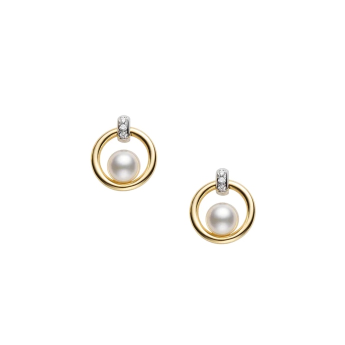 Naušnice s diamanty a mořskou perlou Akoya Circle Collection, Mikimoto, 58900 Kč
