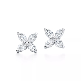 Náušnice Victoria, Tiffany & Co., 9800 usd
Náušnice Victoria, Tiffany & Co., 9800 usd