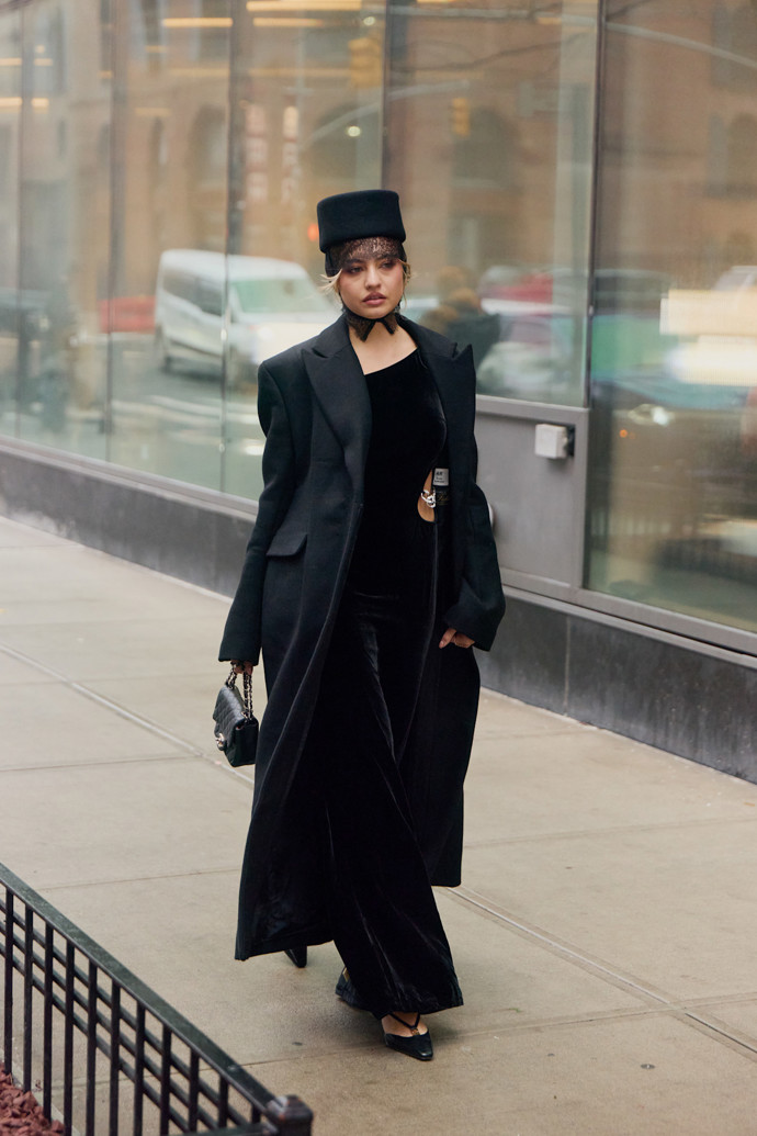 Street style v New Yorku. Old money styl není jen výsadou nejbohatších lidí světa.
Street style v New Yorku. Old money styl není jen výsadou nejbohatších lidí světa.