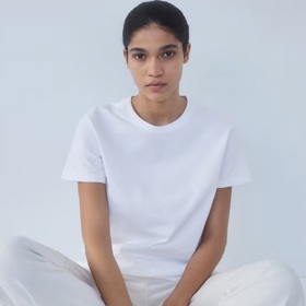 Basic bavlněné tričko, H&M, 169 Kč
