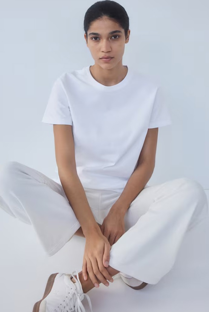 Basic bavlněné tričko, H&M, 169 Kč
