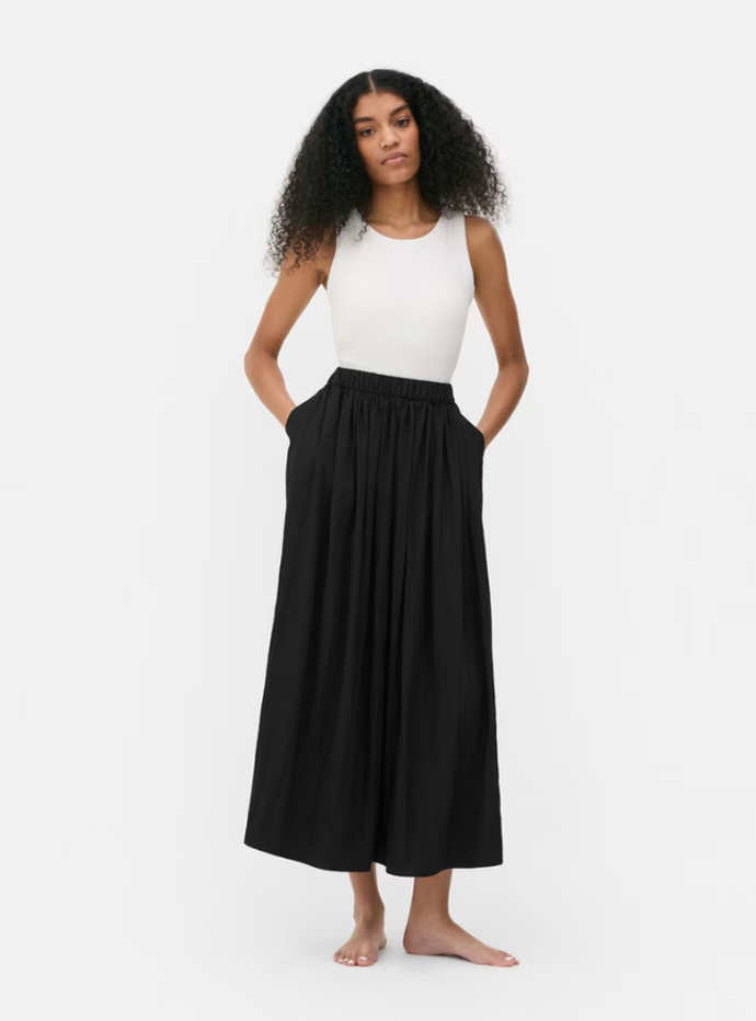 Plisovaná midi sukně, Primark, 390 Kč 

