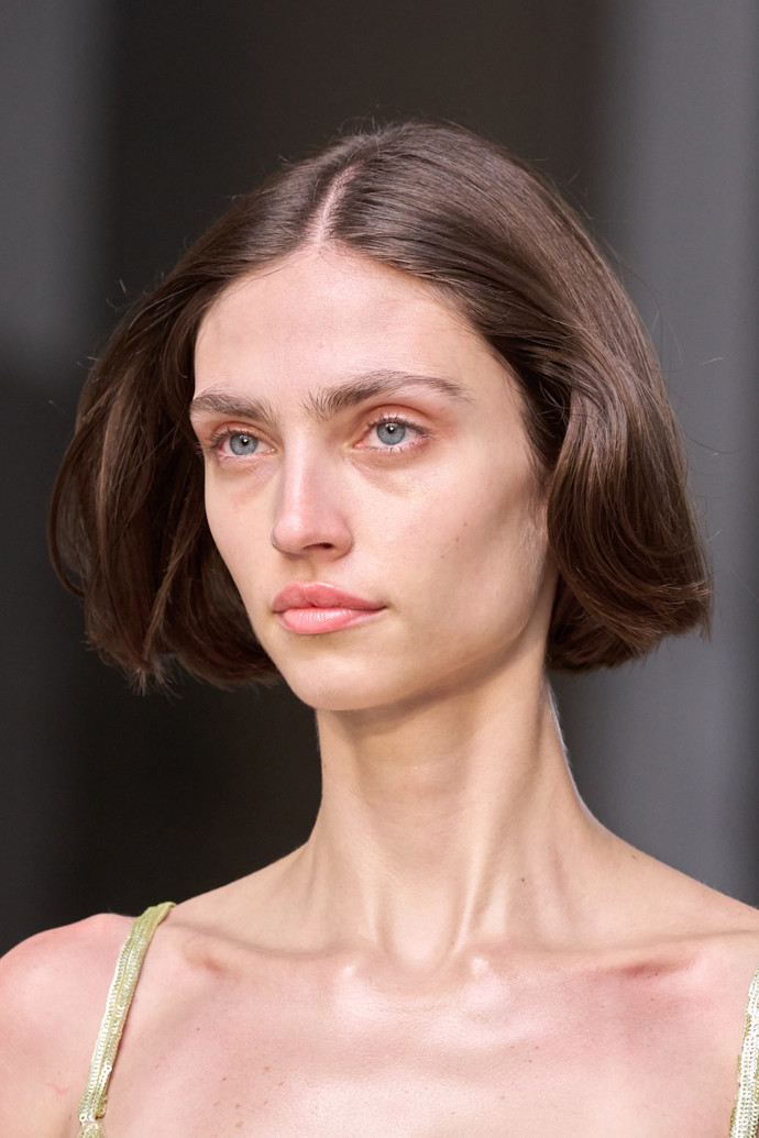 Glossy bob Prabal Gurung S25
Glossy bob Prabal Gurung S25