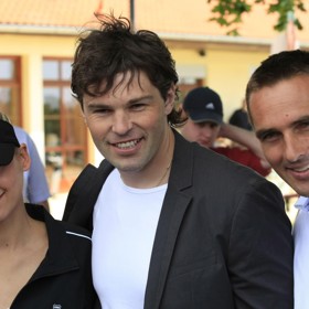 Anna Kurnikovova s českými sportovci Jaromírem Jágrem a Romanem Šebrlem
