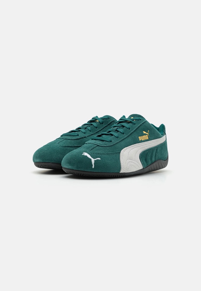 Tenisky, Puma, 2800 Kč
Tenisky, Puma, 2800 Kč