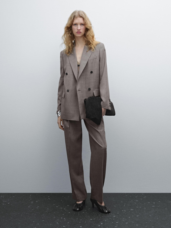 Sako, 4599 Kč, kalhoty, 2699 Kč, Massimo Dutti
Sako, 4599 Kč, kalhoty, 2699 Kč, Massimo Dutti