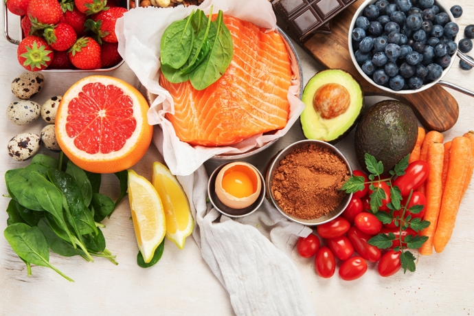 Citrusové plody, jahody nebo kiwi patří mezi ovoce bohaté na vitamín C, které má na pleť pozitivní vliv. Stejně tak ryby, jež jsou bohaté na omega-3 mastné kyseliny.
Citrusové plody, jahody nebo kiwi patří mezi ovoce bohaté na vitamín C, které má na pleť pozitivní vliv. Stejně tak ryby, jež jsou bohaté na omega-3 mastné kyseliny.