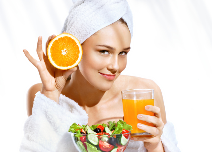 Dopřejte si pravidelný přísun vitamínu C. Posílíte nejen obranyschopnost organismu, ale i vaši pleť.
Dopřejte si pravidelný přísun vitamínu C. Posílíte nejen obranyschopnost organismu, ale i vaši pleť.