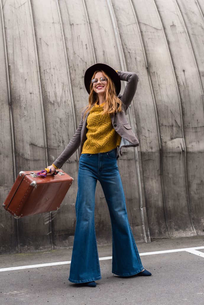 Nakupujte ve slevách a vyrazte si na jaře v trendy retro stylu, který vám dodá mladistvý vzhled. 
