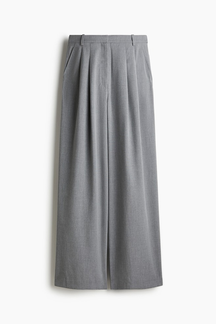 Široké kalhoty, H&M, 839 Kč
Široké kalhoty, H&M, 839 Kč