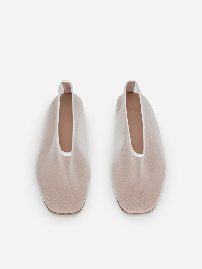 Síťované balerínky Mesh Ballerinas, Arket, 139 eur
Síťované balerínky Mesh Ballerinas, Arket, 139 eur