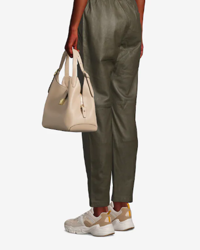 Kate Spade Kabelka 'Deco' 8899 Kč
Kate Spade Kabelka 'Deco' 8899 Kč