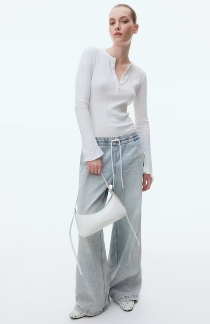 Džíny, H&M, 499 Kč
Džíny, H&M, 499 Kč