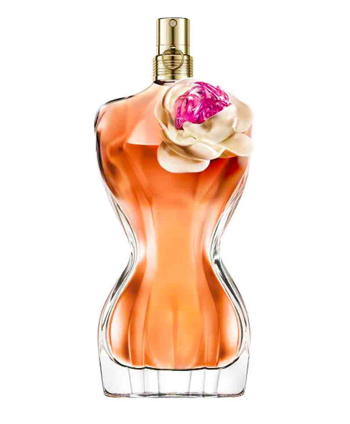 Jean Paul Gaultier, La Belle Flower Edition (EdP, 100 ml, 4620 Kč)
Od prvních tónů se La Belle rozvíjí kolem šťavnaté meruňky, která podtrhuje bohatou vanilku obohacenou o pačuli. Květy magnolie a jasmínu pak odhalují ambrovou květinovou smyslnost.
Jean Paul Gaultier, La Belle Flower Edition (EdP, 100 ml, 4620 Kč)
Od prvních tónů se La Belle rozvíjí kolem šťavnaté meruňky, která podtrhuje bohatou vanilku obohacenou o pačuli. Květy magnolie a jasmínu pak odhalují ambrovou květinovou smyslnost.