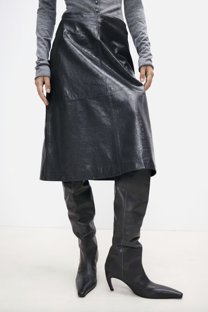 H&M, kožená áčková sukně, 5.999 Kč
H&M, kožená áčková sukně, 5.999 Kč