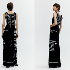 Dlouhé džínové korzetové šaty, H&M, 7 299 Kč
