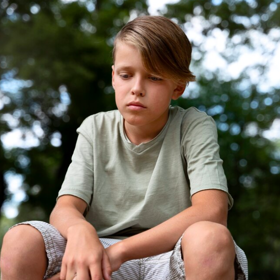 Možná jste se setkali s pojmem indigové nebo duhové děti, co ale pojem skleněné děti, znáte ho? 
