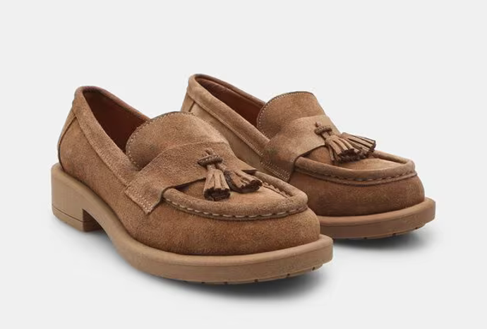 Dámské semišové loafery se střapcem, 1999 Kč
Dámské semišové loafery se střapcem, 1999 Kč