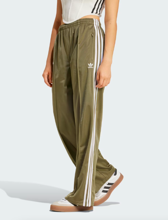 Tepláky Firebird, Adidas, 1699 Kč
Tepláky Firebird, Adidas, 1699 Kč