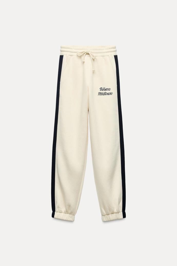 Tepláky, Zara, 699 Kč
Tepláky, Zara, 699 Kč