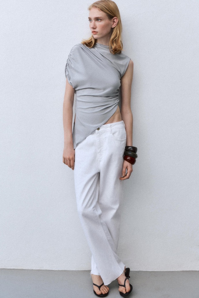 Top, Zara, 449 Kč
Top, Zara, 449 Kč