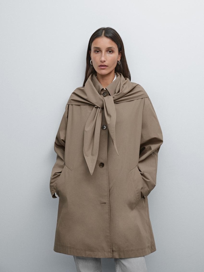 Trenčkot s odnímatelným šátkem, Massimo Dutti, 4599 Kč
Trenčkot s odnímatelným šátkem, Massimo Dutti, 4599 Kč