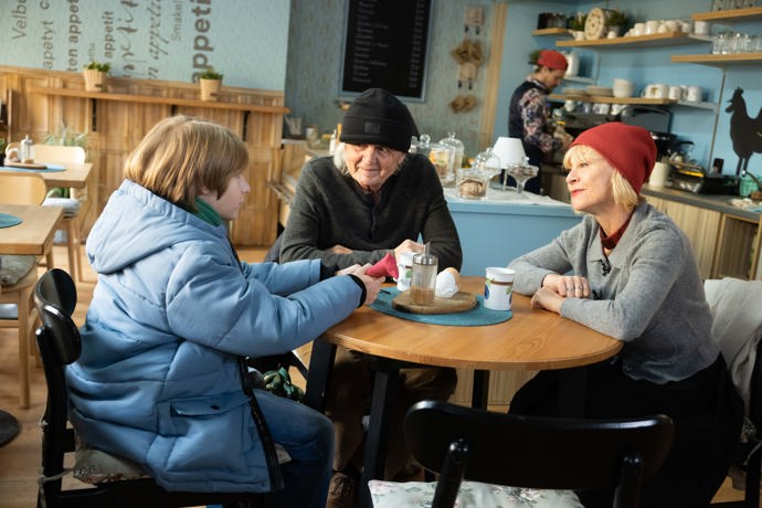 Nekonečný seriál Ulice sleduje dramatické osudy několika rodin žijících v sousedství
