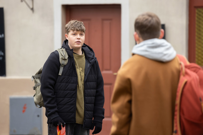 Nekonečný seriál Ulice sleduje dramatické osudy několika rodin žijících v sousedství

