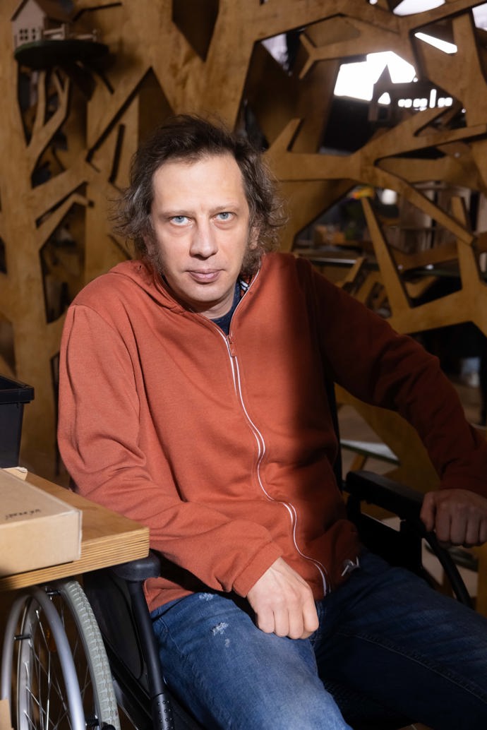 Nekonečný seriál Ulice sleduje dramatické osudy několika rodin žijících v sousedství
