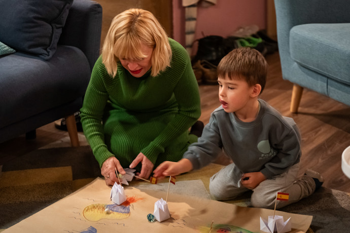 Nekonečný seriál Ulice sleduje dramatické osudy několika rodin žijících v sousedství
