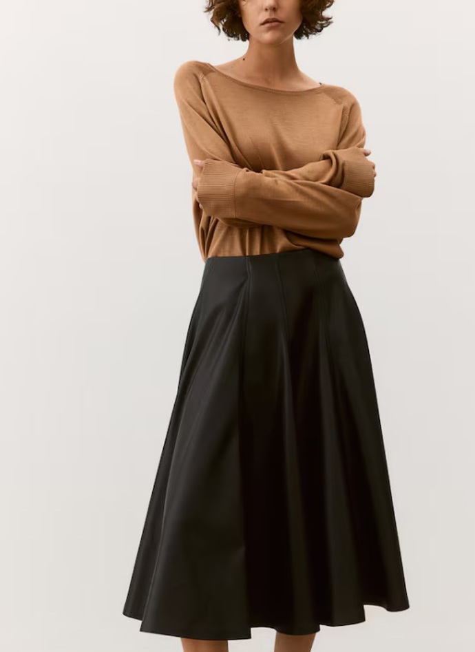 Kolová sukně s povrchovou úpravou, H&M, 1 459 Kč
