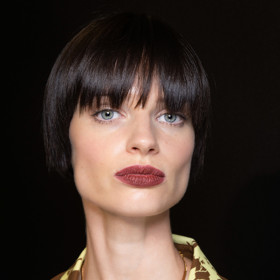 Cheekbone bob
