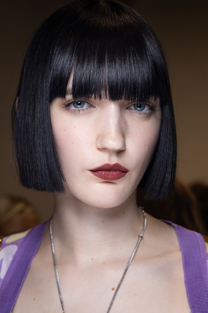 Glossy bob Versace S25
Glossy bob Versace S25