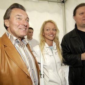 Karel Gott, Dominika a Timo Tolkki
