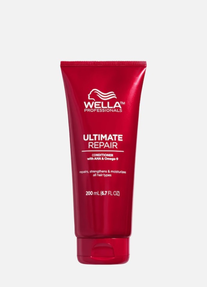 Wella Professionals Ultimate Repair Kondicionér, Douglas, od 749 Kč
