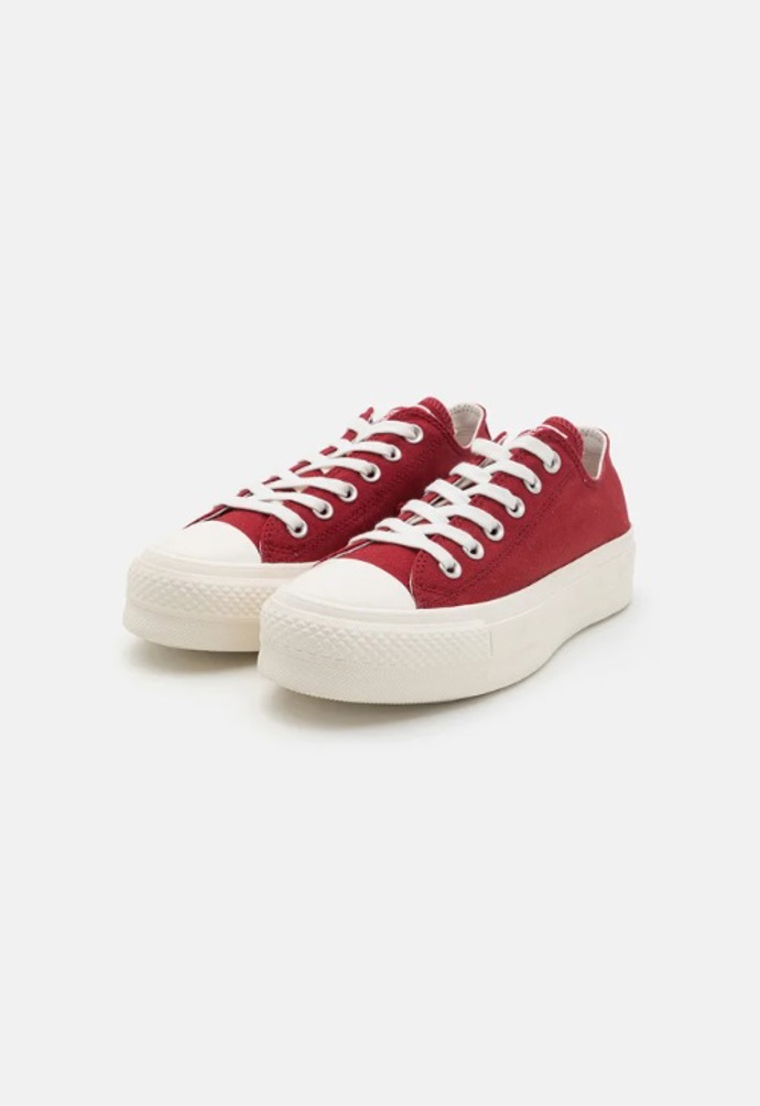 Červené tenisky, Converse, 2 160 Kč
