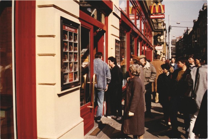 První McDonald's v Československu
